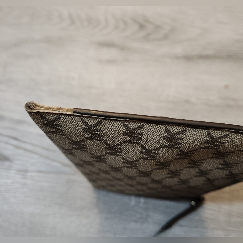 Michael Kors Jet Set Wristlet - Picture 5 of 5